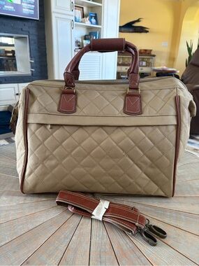 New Bellemonde Travel City Bag in a quilted khaki with brown faux leather trim